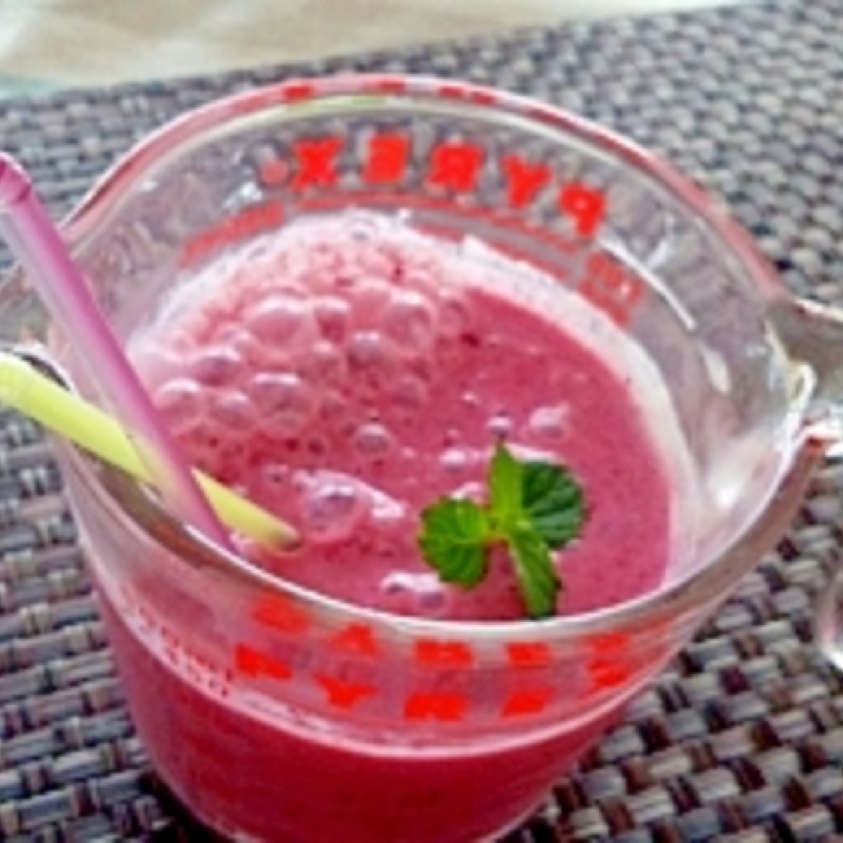 バーミックスで簡単 ベリーバナナスムージー レシピ 作り方 By ピエール ド ロンサール 楽天レシピ